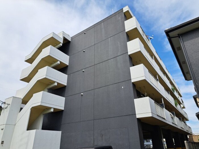 ラ・ポルトの物件外観写真