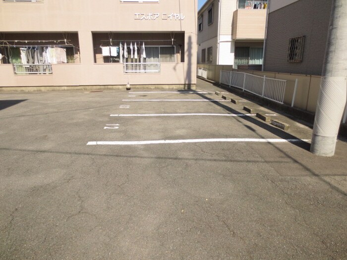 エスポアロイヤルの物件外観写真