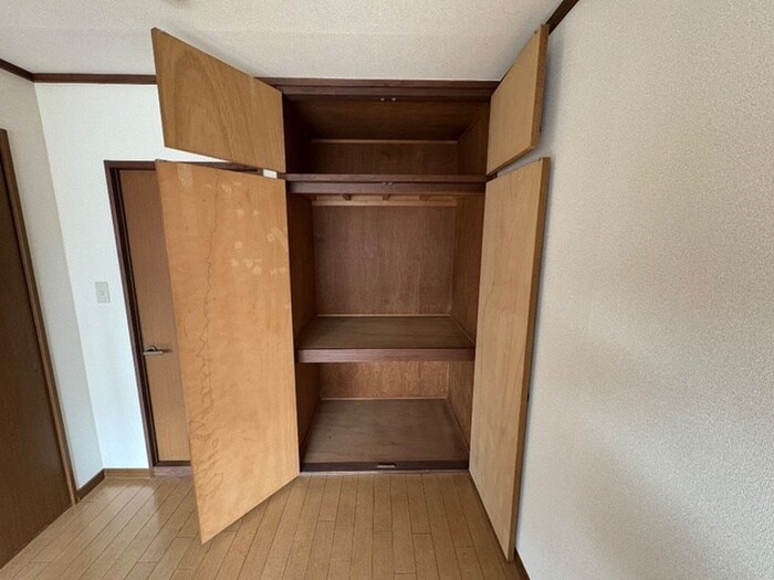 エスポアロイヤルの物件内観写真