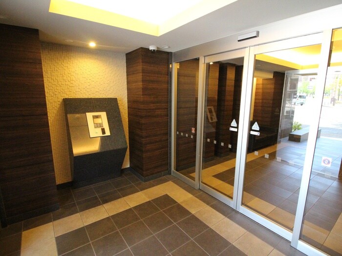 プレサンスジェネ葵(701)の物件外観写真