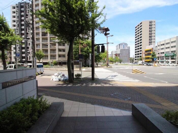 プレサンスジェネ葵(701)の物件外観写真