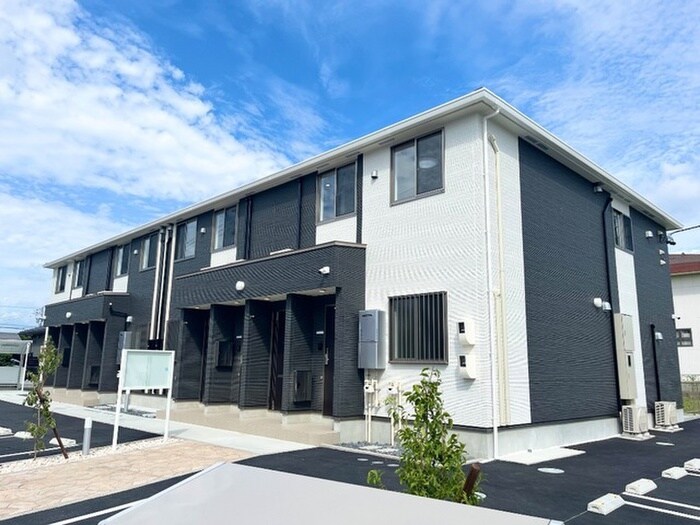 グルーヴィの物件外観写真