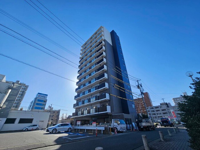 プレサンス高畑ルミアの物件外観写真