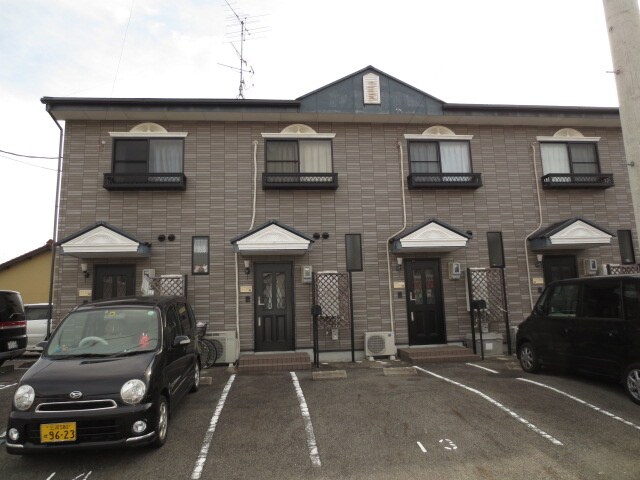 ピースフルタウンAの物件外観写真