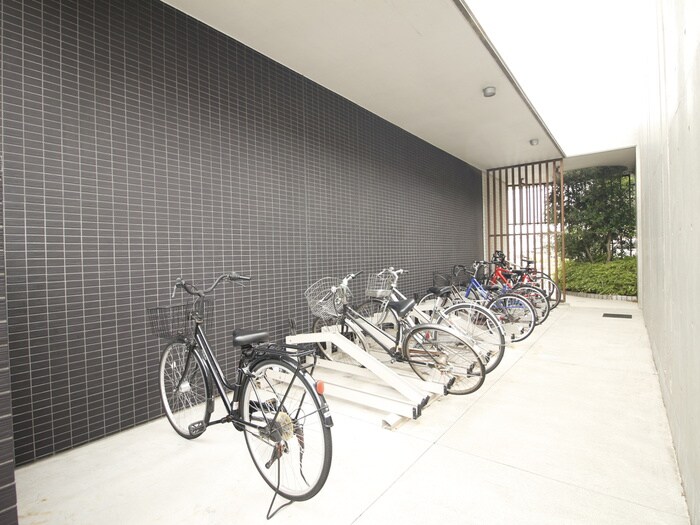 フローラ草平の物件外観写真