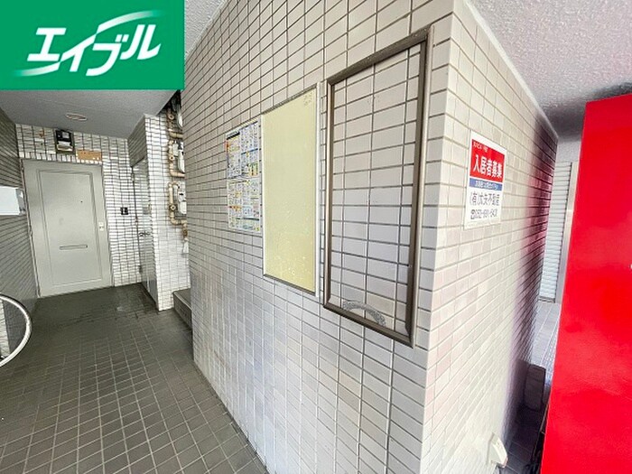 丸八ビルの物件外観写真