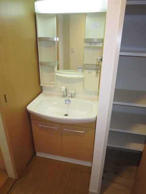 パラシオン・サン鳥見の物件内観写真