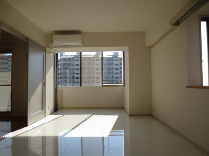 パラシオン・サン鳥見の物件内観写真