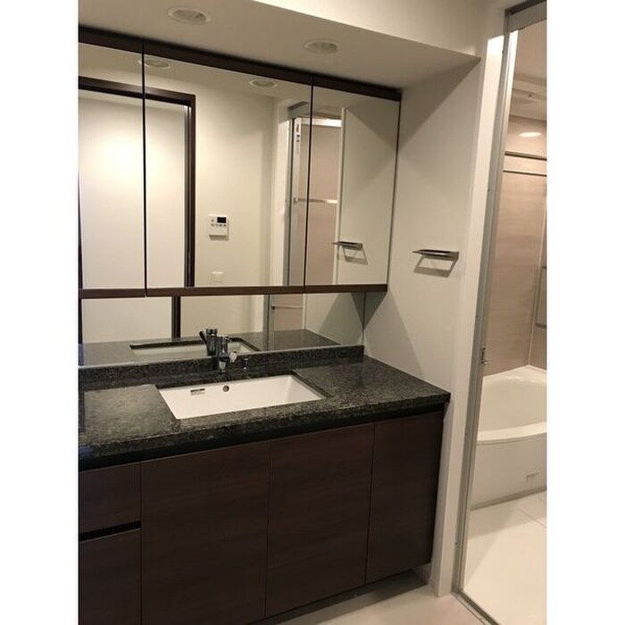 プラウドタワー名古屋栄(2101)の物件内観写真