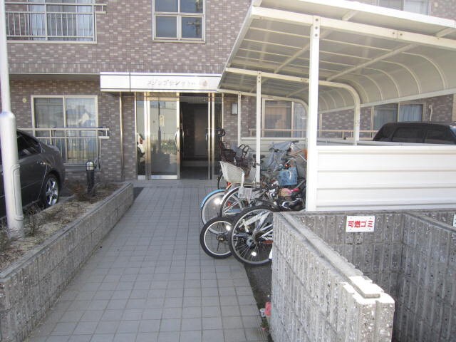 メゾンプチシャトー砂場の物件外観写真