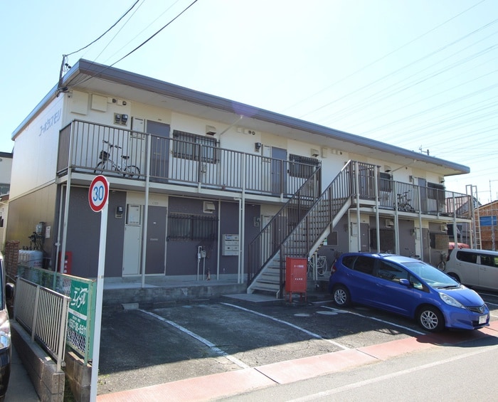 クレスト岩倉の物件外観写真