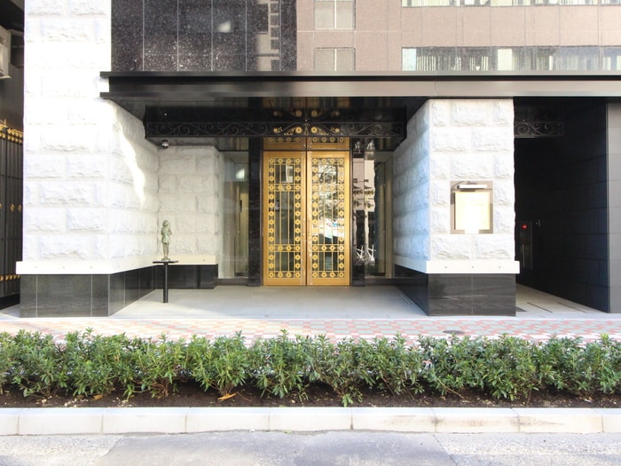 セイワパレス丸の内駅前の物件外観写真