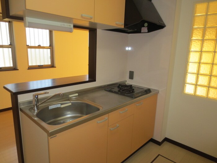 ユリ・コ－ト亀の井の物件内観写真