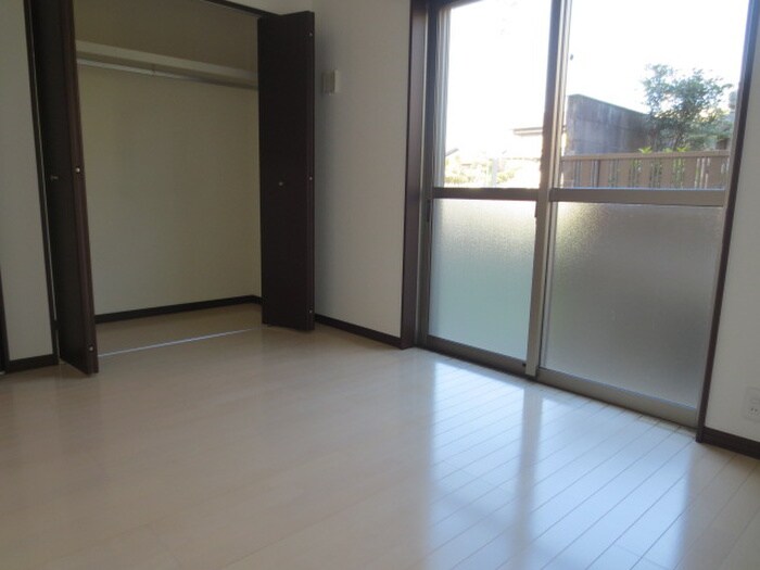 ユリ・コ－ト亀の井の物件内観写真