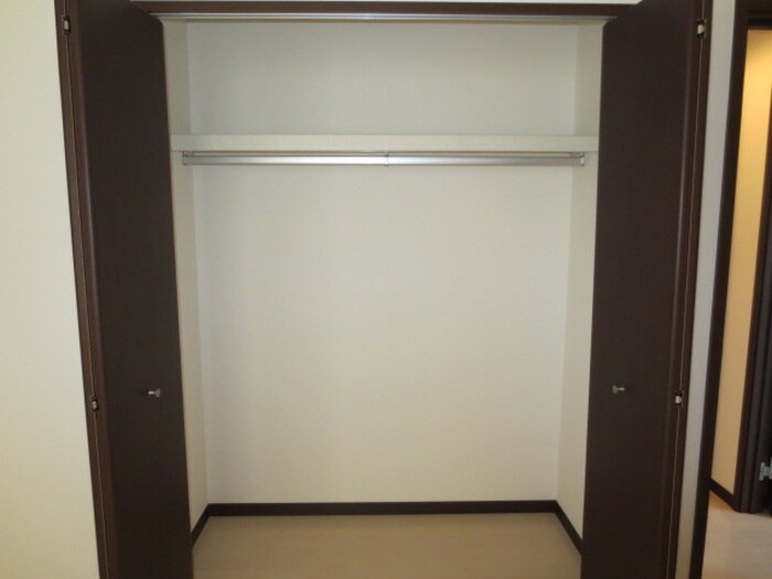 ユリ・コ－ト亀の井の物件内観写真