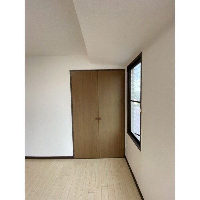 ケアンズロイヤルの物件内観写真