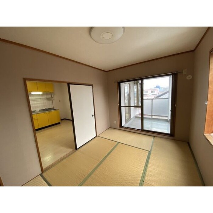 ケアンズロイヤルの物件内観写真