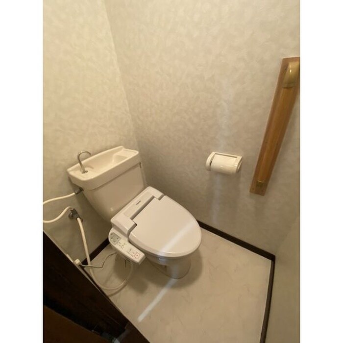 ケアンズロイヤルの物件内観写真