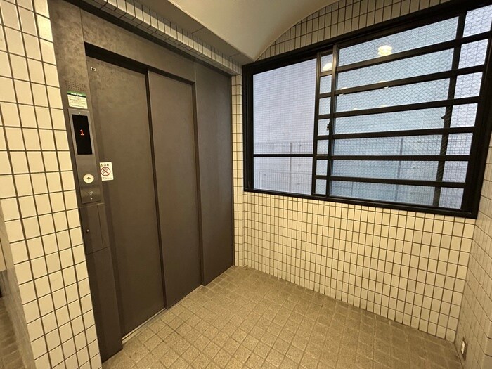 エステート記念橋の物件外観写真