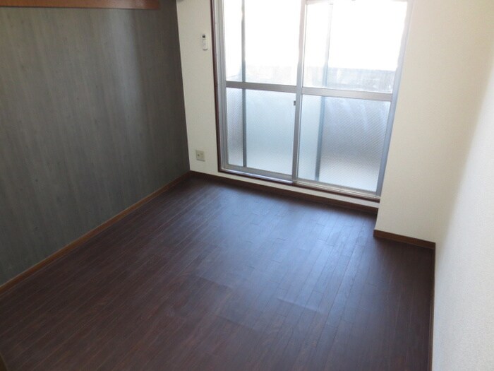 ルミエ－ル芳野の物件内観写真