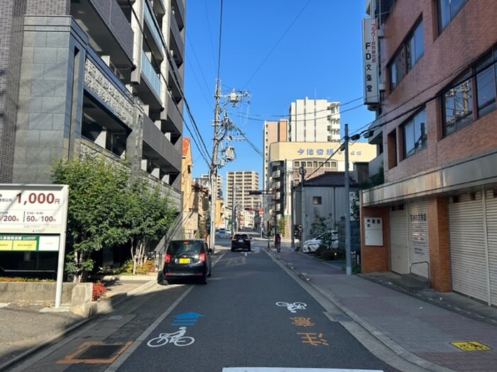 プレサンスジェネ千種内山の物件外観写真