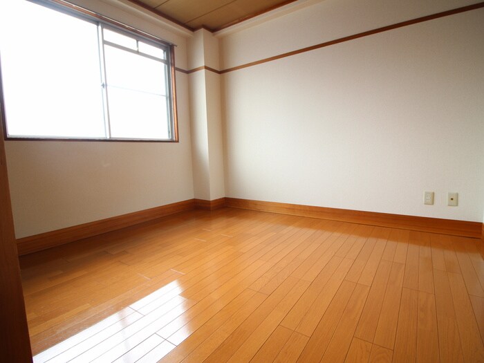 フラワーセンター管理棟の物件内観写真