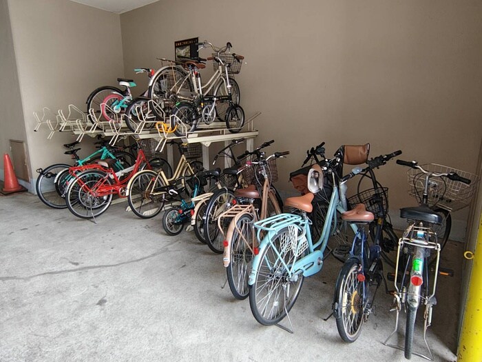 ＥＳＳＥ栄の物件外観写真