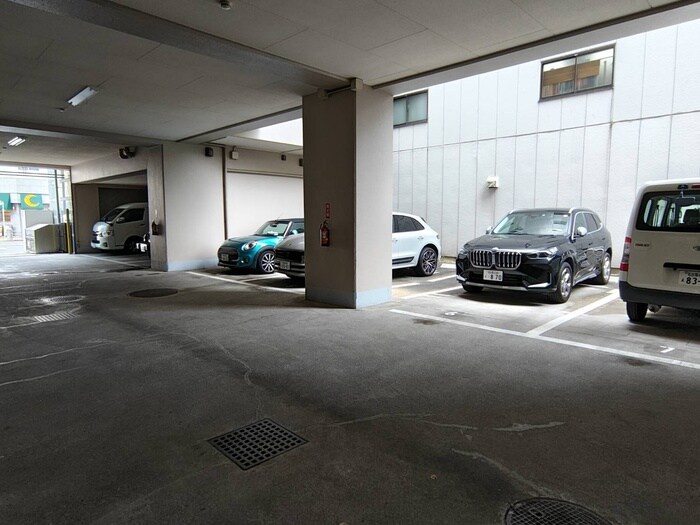 ＥＳＳＥ栄の物件外観写真