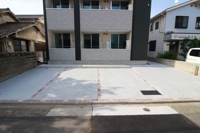 コンフォール鳴浜の物件外観写真