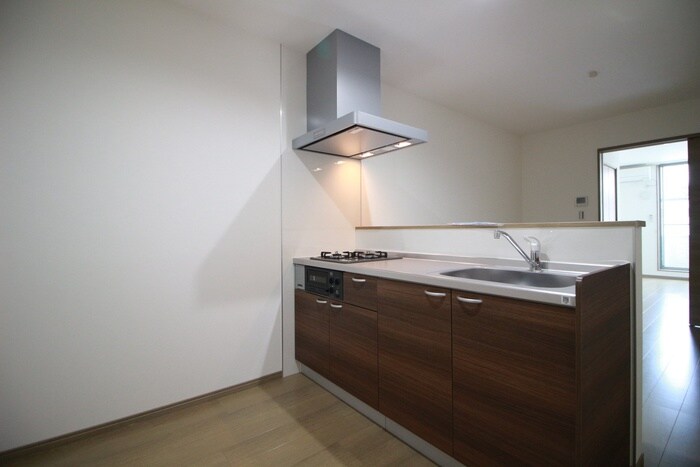 コンフォール鳴浜の物件内観写真