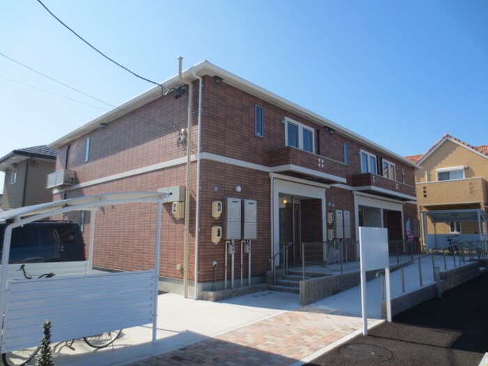 リヤンの物件外観写真