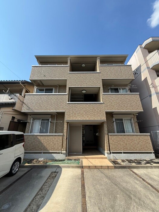 エレガンス靖国の物件外観写真