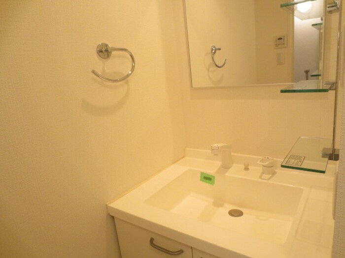 カスタリア栄の物件内観写真