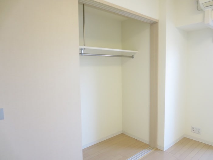 カスタリア栄の物件内観写真