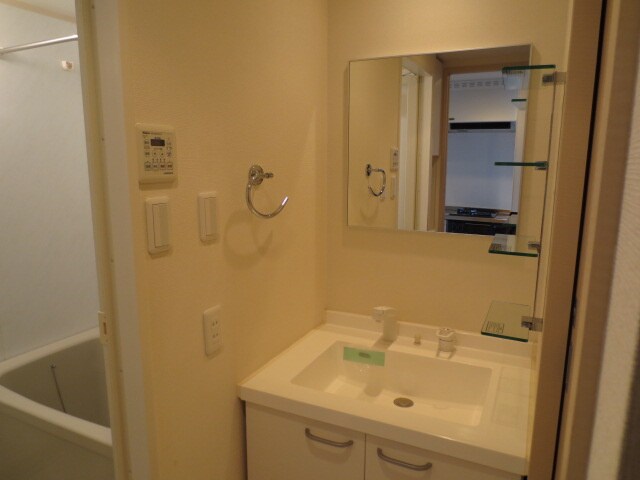 カスタリア栄の物件内観写真