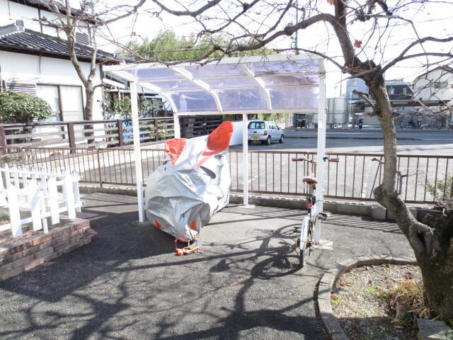 ユーハイツパーシモンの物件外観写真