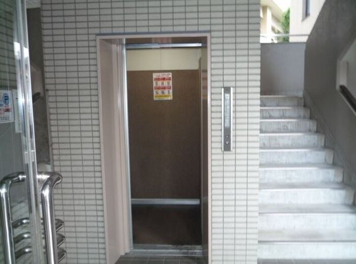 ヴァンコーポ大赤見の物件外観写真