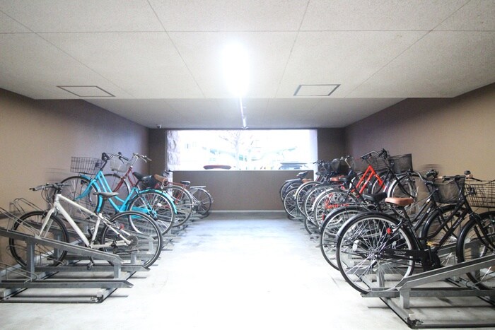 ﾌﾟﾚｻﾝｽSAKAEﾘﾊﾞｰｽﾀｲﾙ（402）の物件外観写真