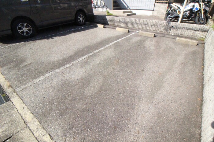 ファミ－ル長久手の物件外観写真