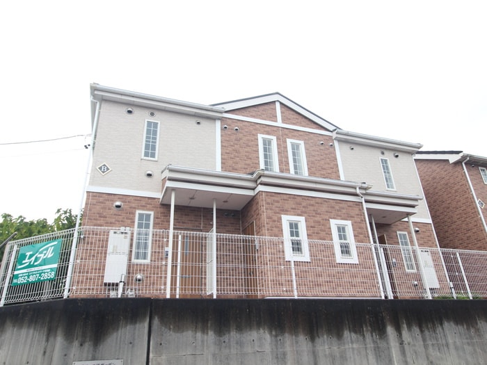 サフィニアガーデンB棟の物件外観写真