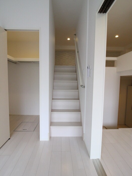 クレインハイツ本陣の物件内観写真