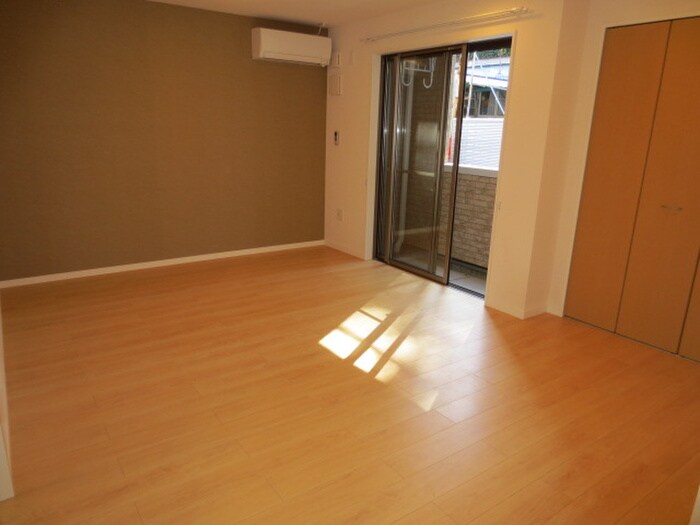 オ　ソレイユ呼続の物件内観写真