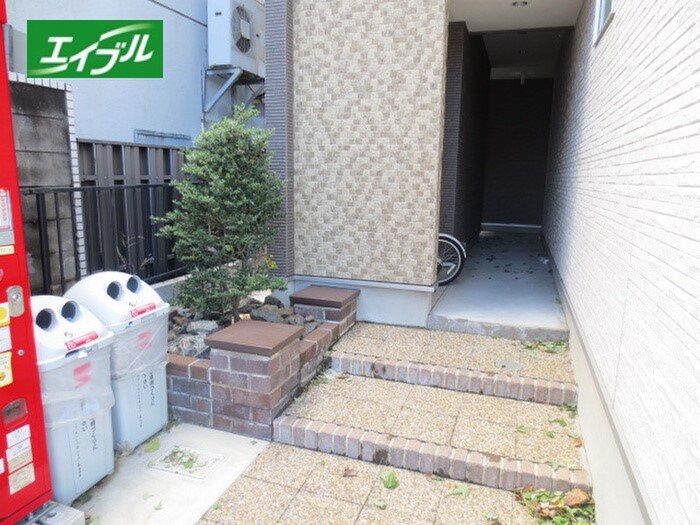 メゾンラフィネの物件外観写真