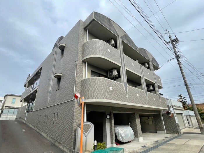 ダルウィニーの物件外観写真