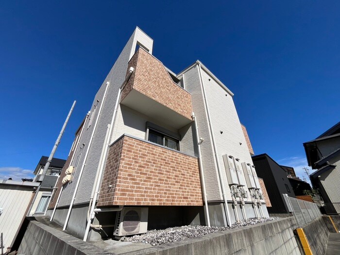 ＧＲＡＮＤＴＩＣ野並の物件外観写真