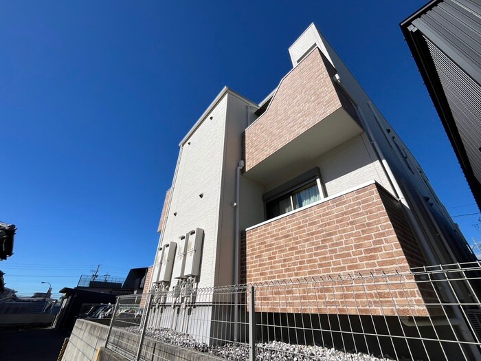 ＧＲＡＮＤＴＩＣ野並の物件外観写真