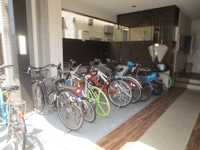 シティハイツ吉川の物件外観写真