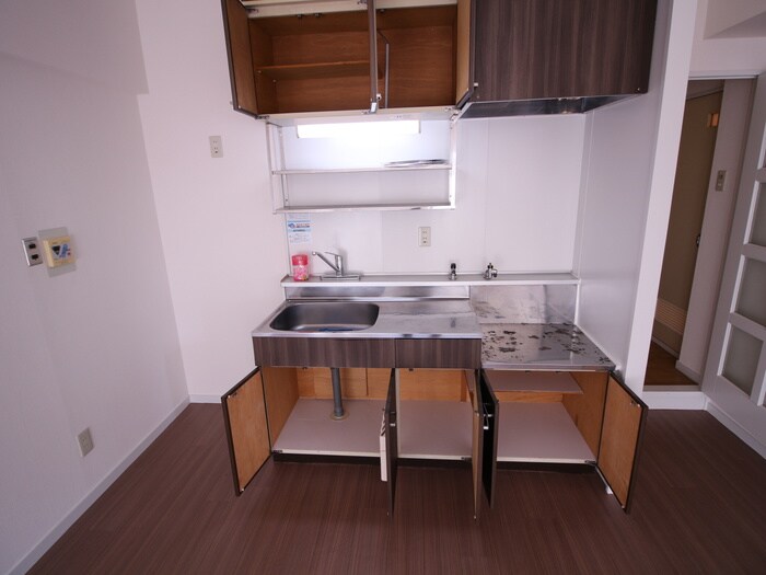 アベニュ－泉の物件内観写真