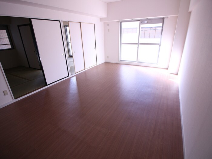 アベニュ－泉の物件内観写真