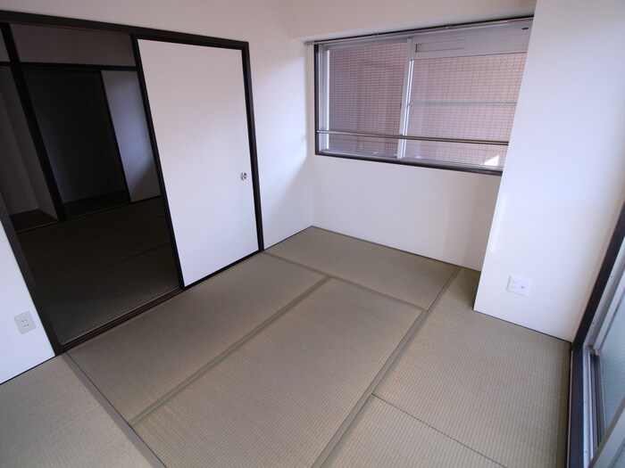 アベニュ－泉の物件内観写真